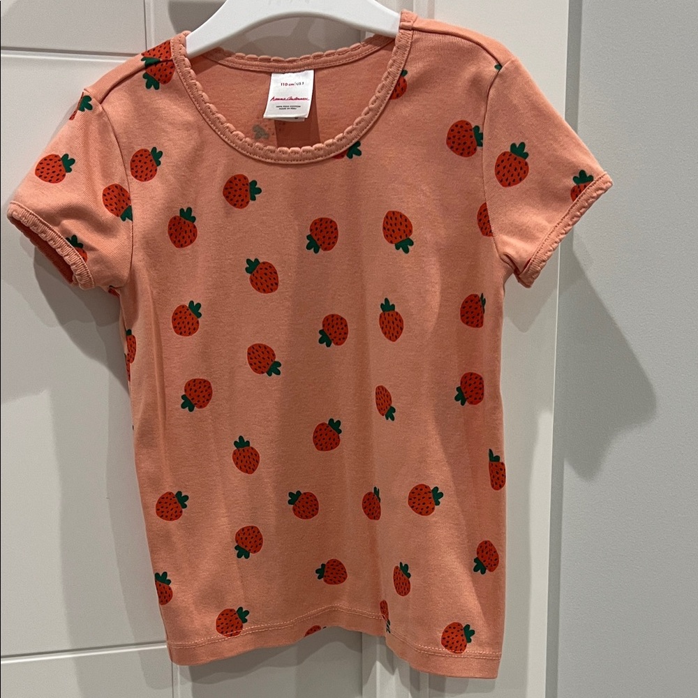 Hanna Andersson scallop trim t-shirt, size 5